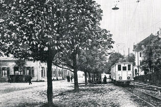 Perron unter Kastanien: Endbahnhof Wohlen Bremgarten-Dietikon-Bahn, 1912